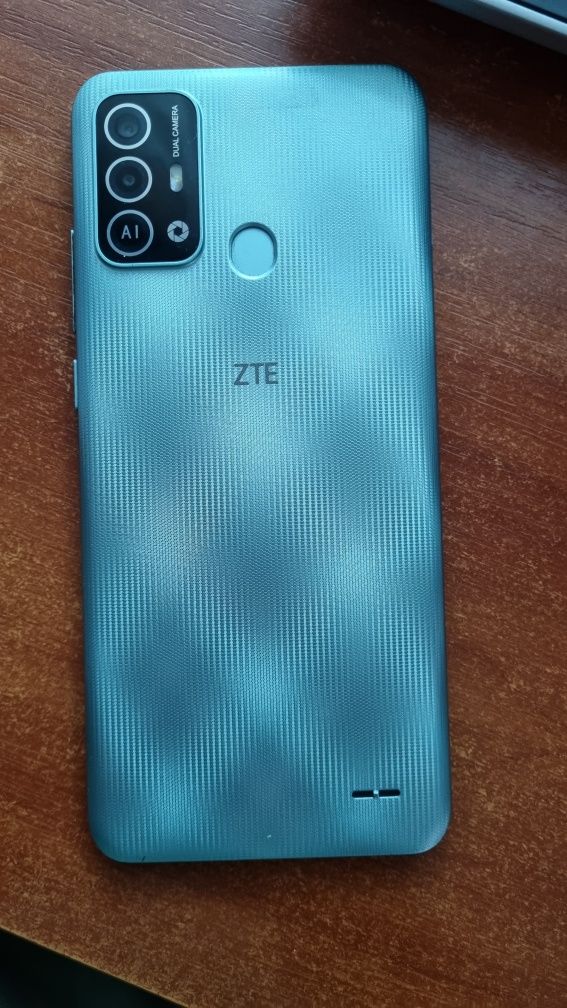 ZTE A52 (4/64) в чудовому стані з одним нюансом