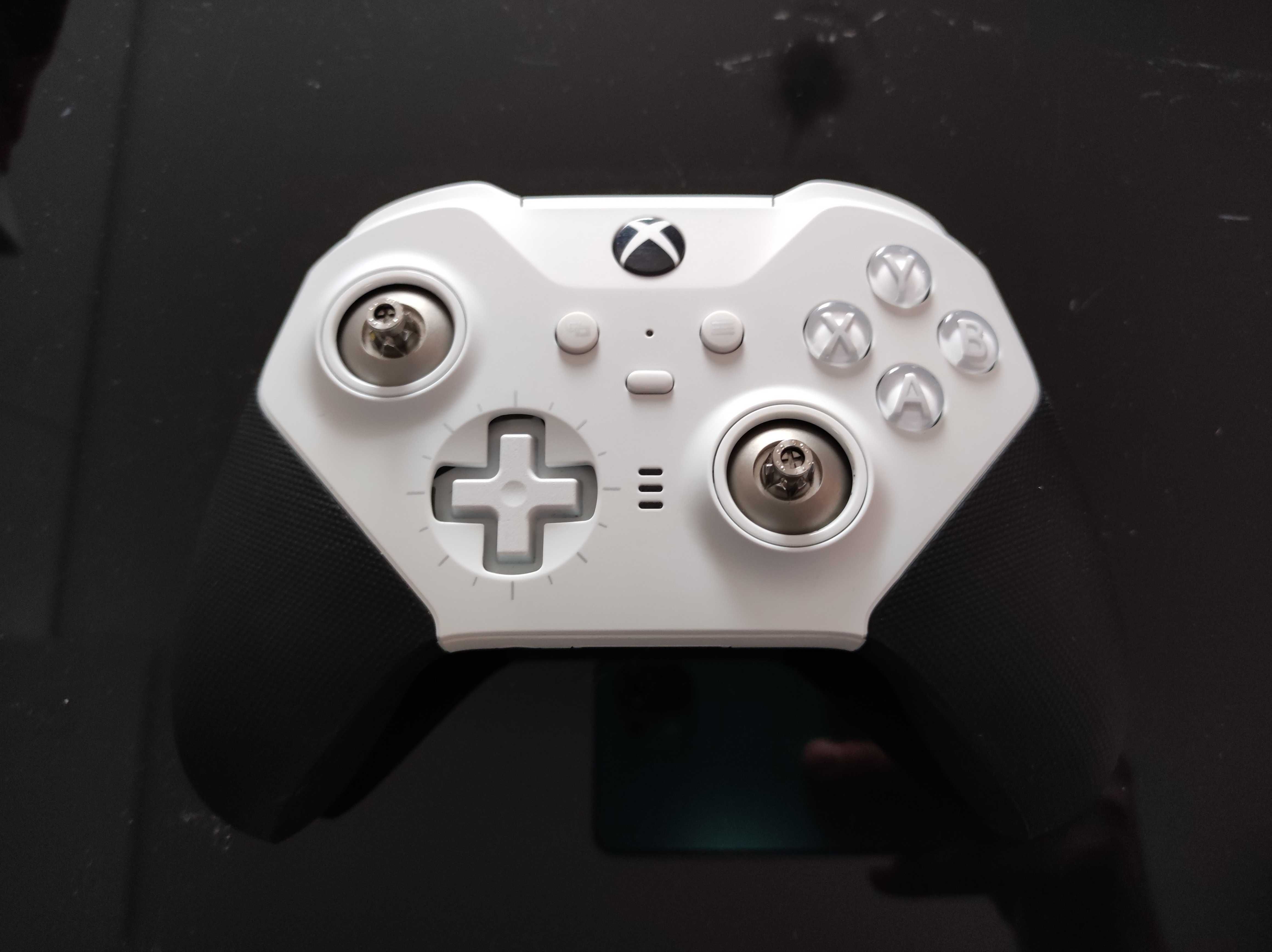 Pad do Xbox One Series Elite 2 Core Biały