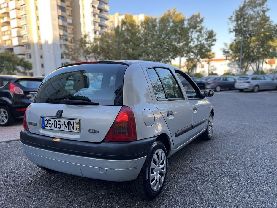 Renault Clio 1.4 A/C - 98