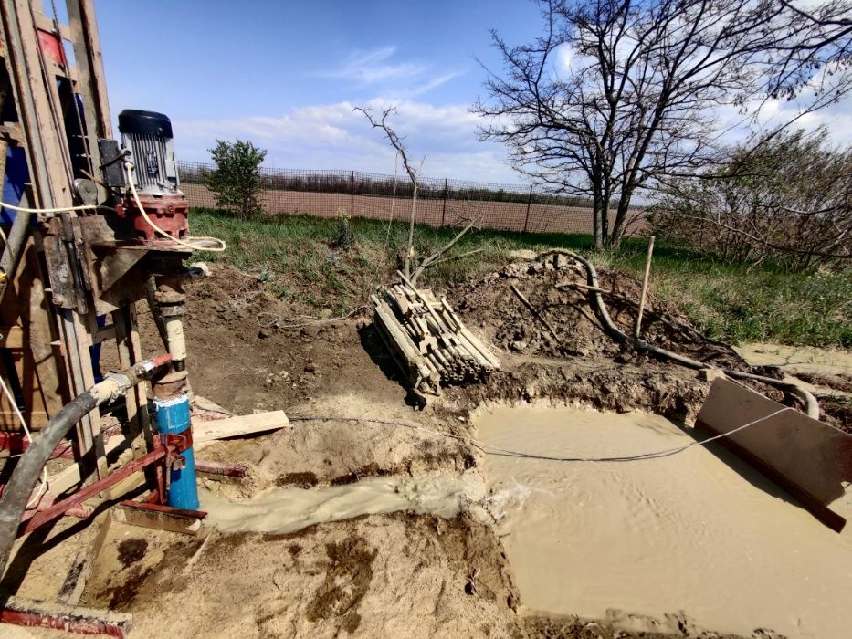 Буріння свердловин на воду малогабаритною буровою установкою