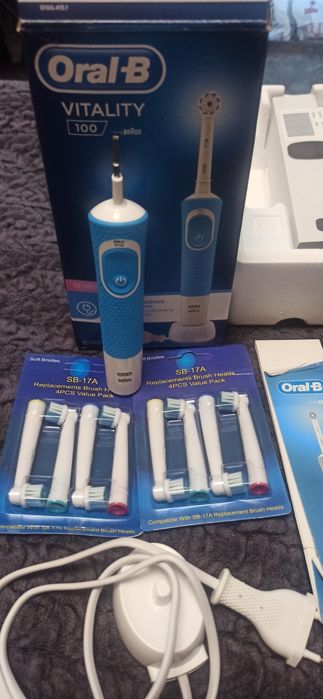 Зубна щітка Oral-B D100 Junior