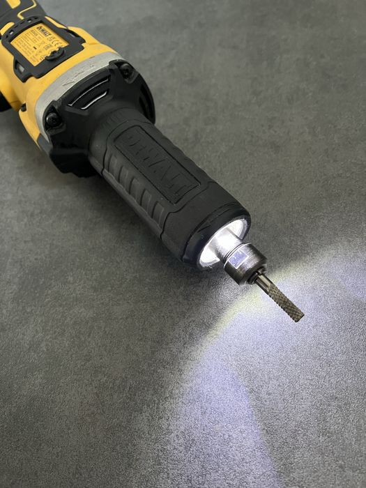 Безщіткова Акум. Прямошліфувальна машина DeWALT DCG426