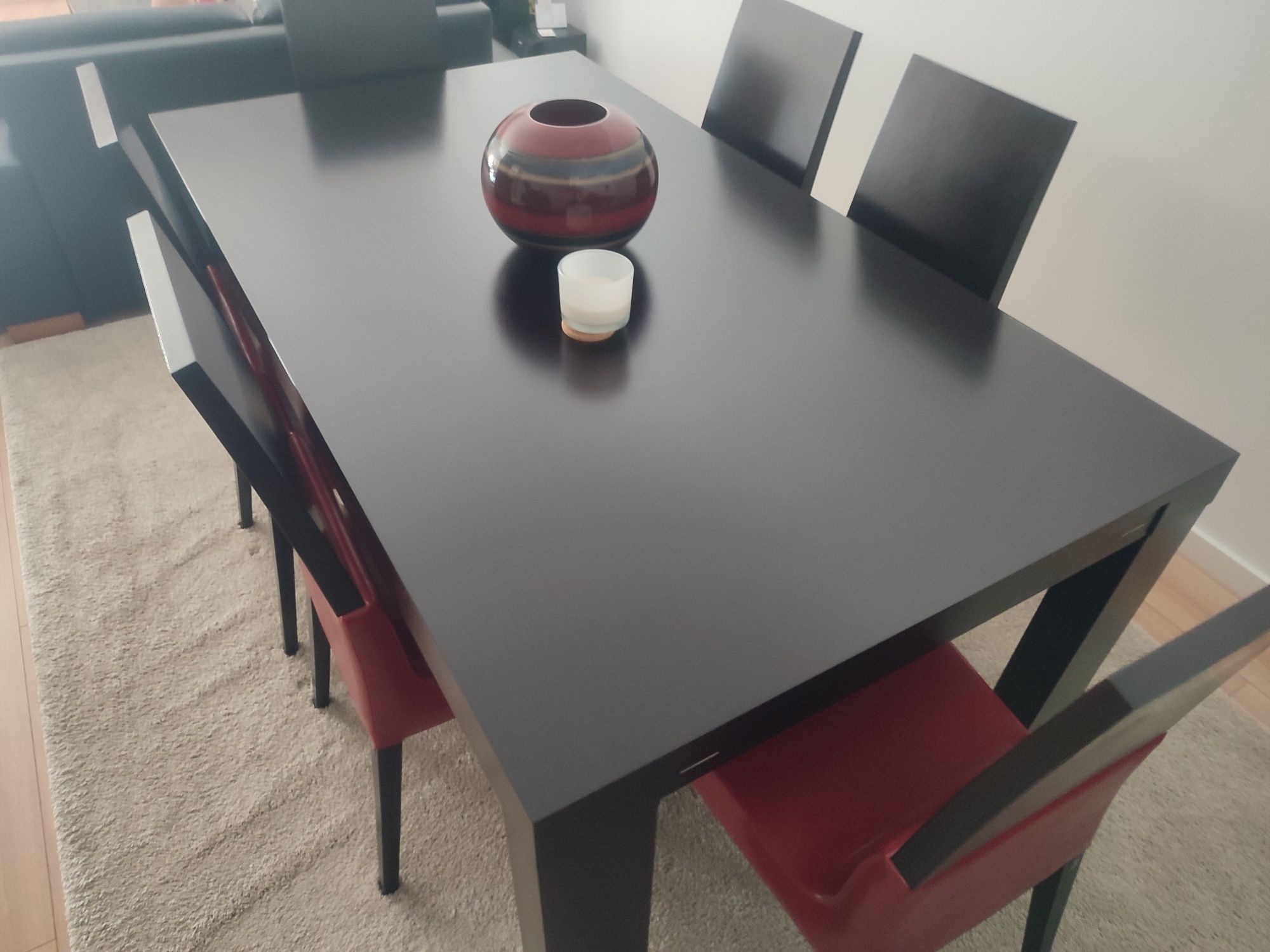 Mesa de jantar com 6 cadeiras