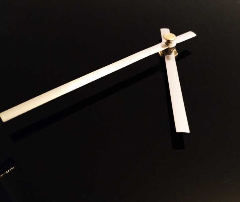 Nowoczesny zegar na ścianę 30cm czarny złoty minimalistyczny ścienny