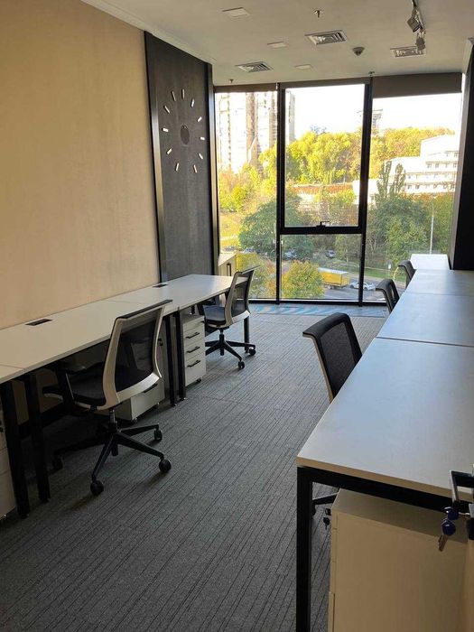 Мебльований офіс в БЦ преміум-класу, метро Звіринецька