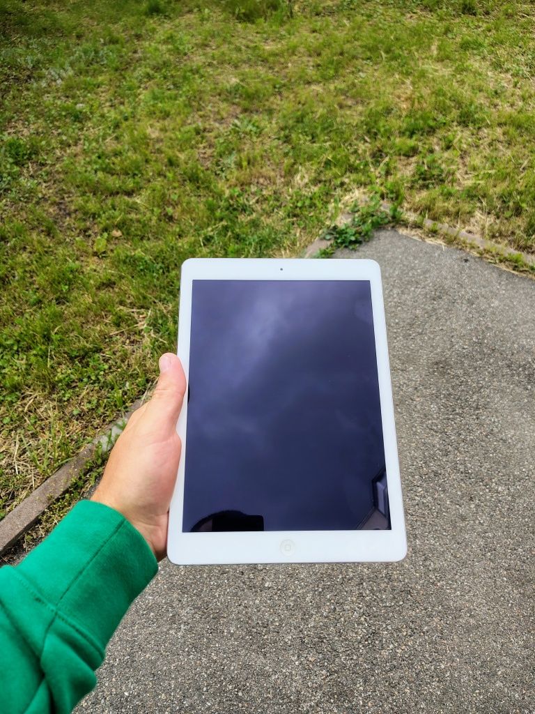 Продам! iPad 10.1 32 gb