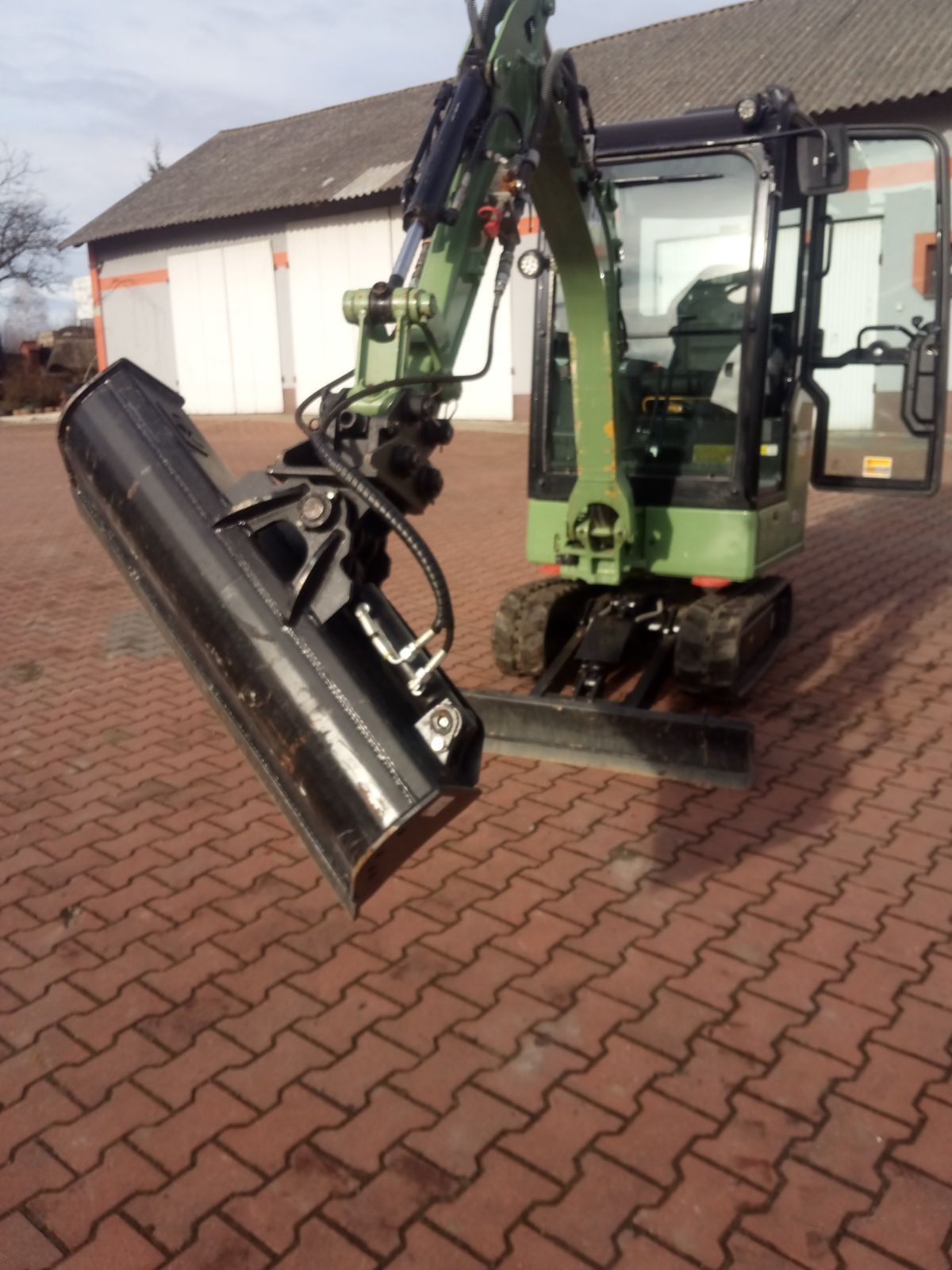 Sprzedam minikoparkę Caterpillara 301.6 rok2021