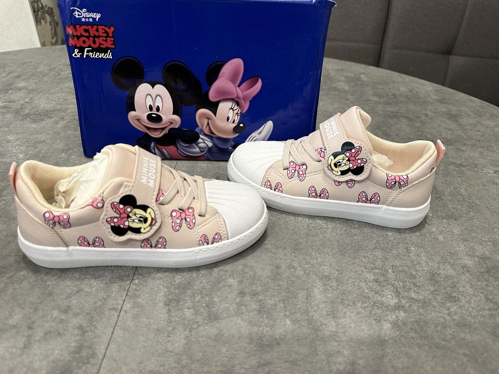 Кросівки для дівчинки Disney
