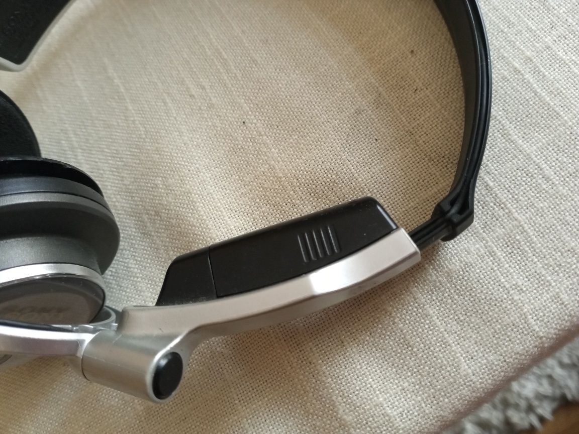 Навушники з підсилювачем баce Sony