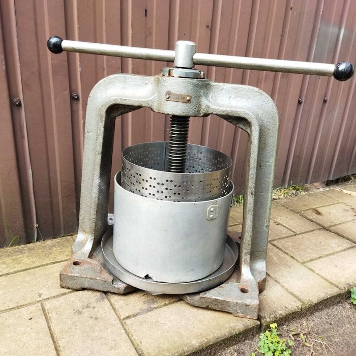 Садовый инвентарь  пресс для сока СССР  6 литров