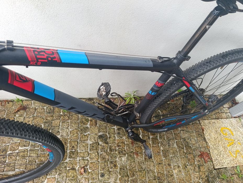 Bike Berg  xc9 300€ discos a óleo 29'