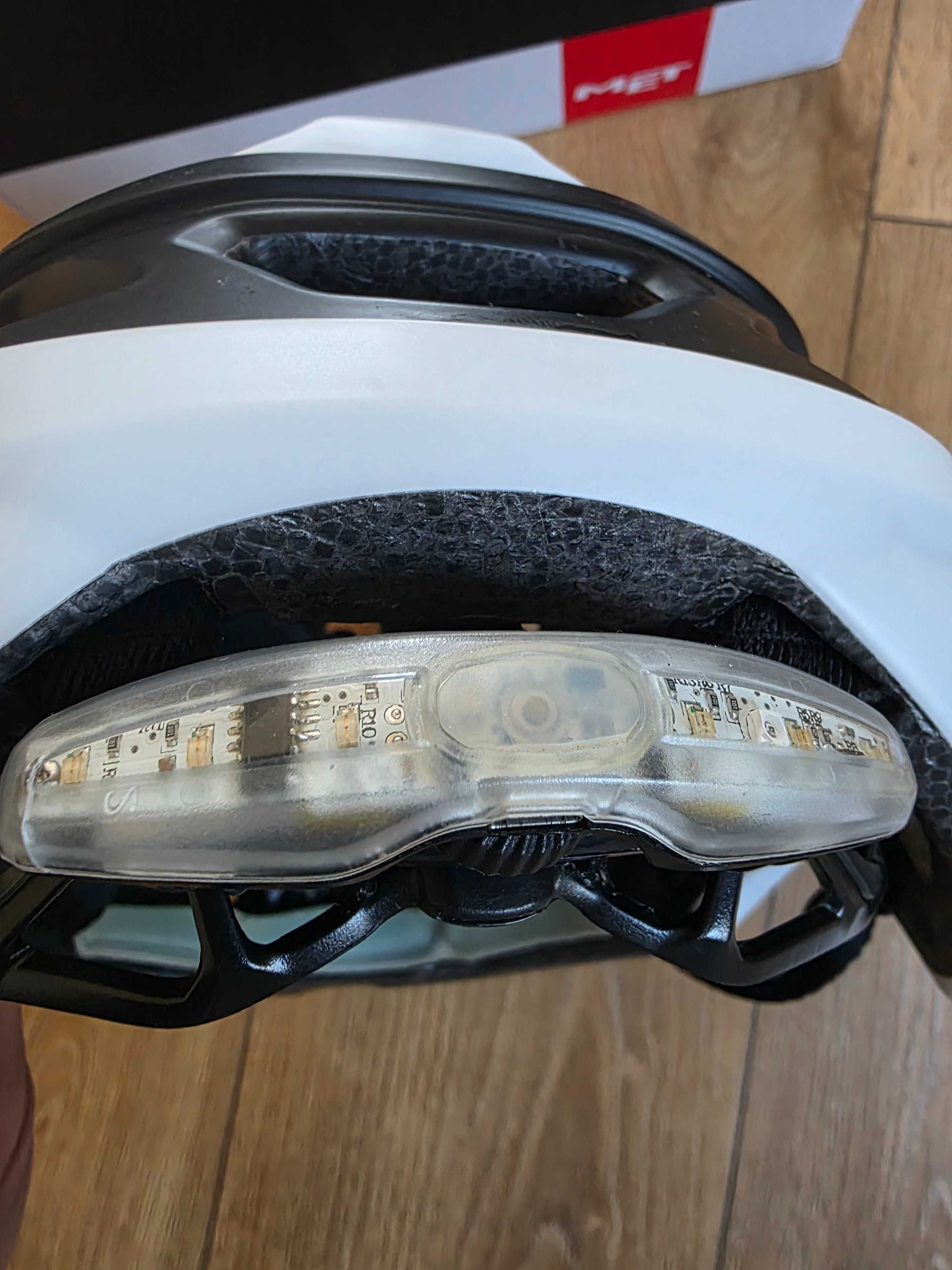 Kask rowerowy MTB MET Lupo L 59/62 cm lampka MET