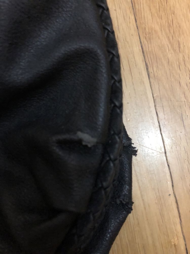 V Zara czarna torebka na ramię chwosty łańcuszki