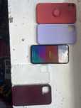 IPhone 11 64G + 4 etui