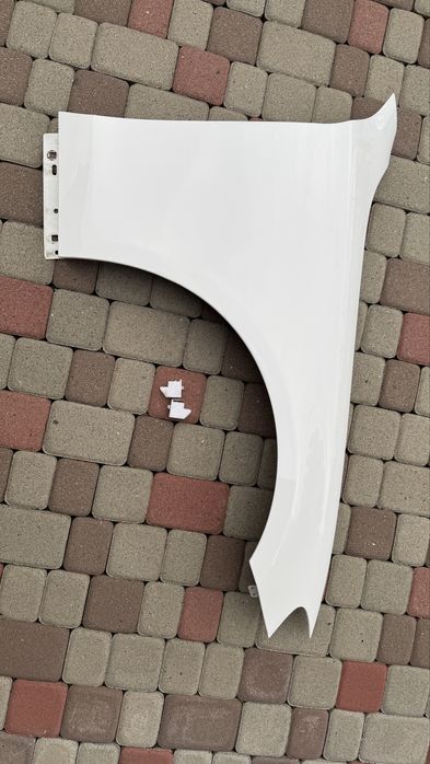 Праве переднє крило Mercedes 213