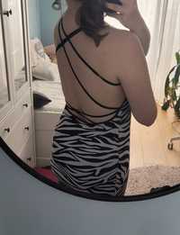Sukienka mini z odkrytymi plecami zebra, bershka