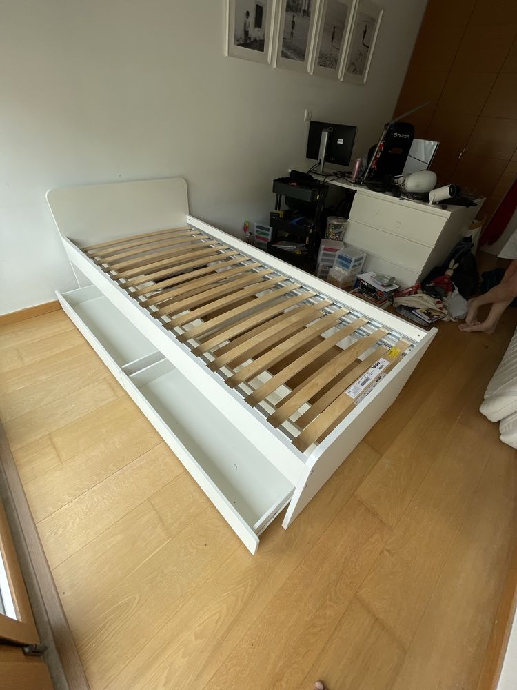 CAMA DUPLA IKEA | SLÄKT com estrados, colchões e proteções.