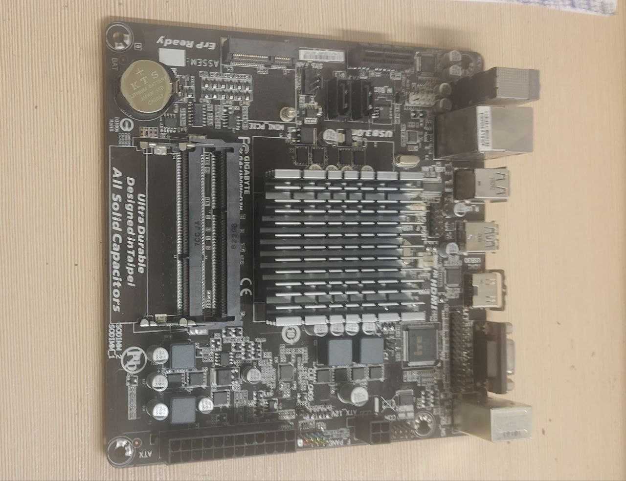 Материнська плата Gigabyte GA-J1800N-D2H