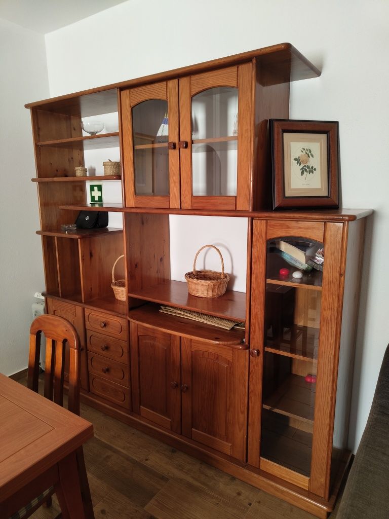 Conjunto mesas e movel