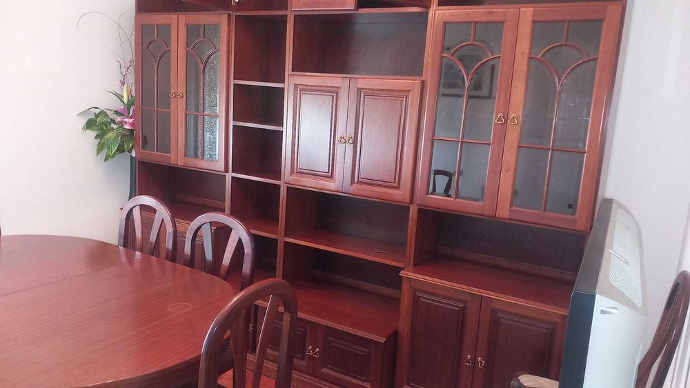 Movel de sala, mesa e cadeiras