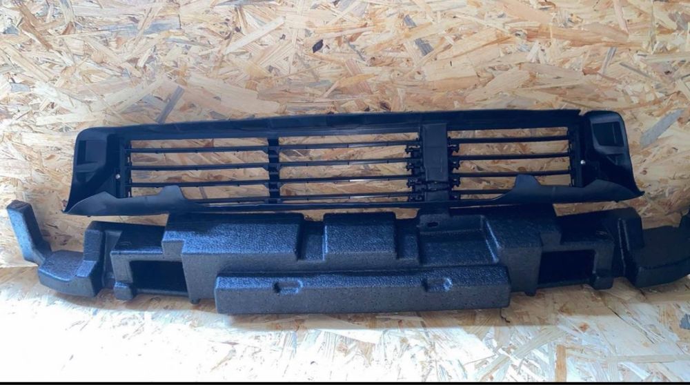 Бампер в зборі решітка хром OUTLANDER 2022 2023 2024 низ бампера губа