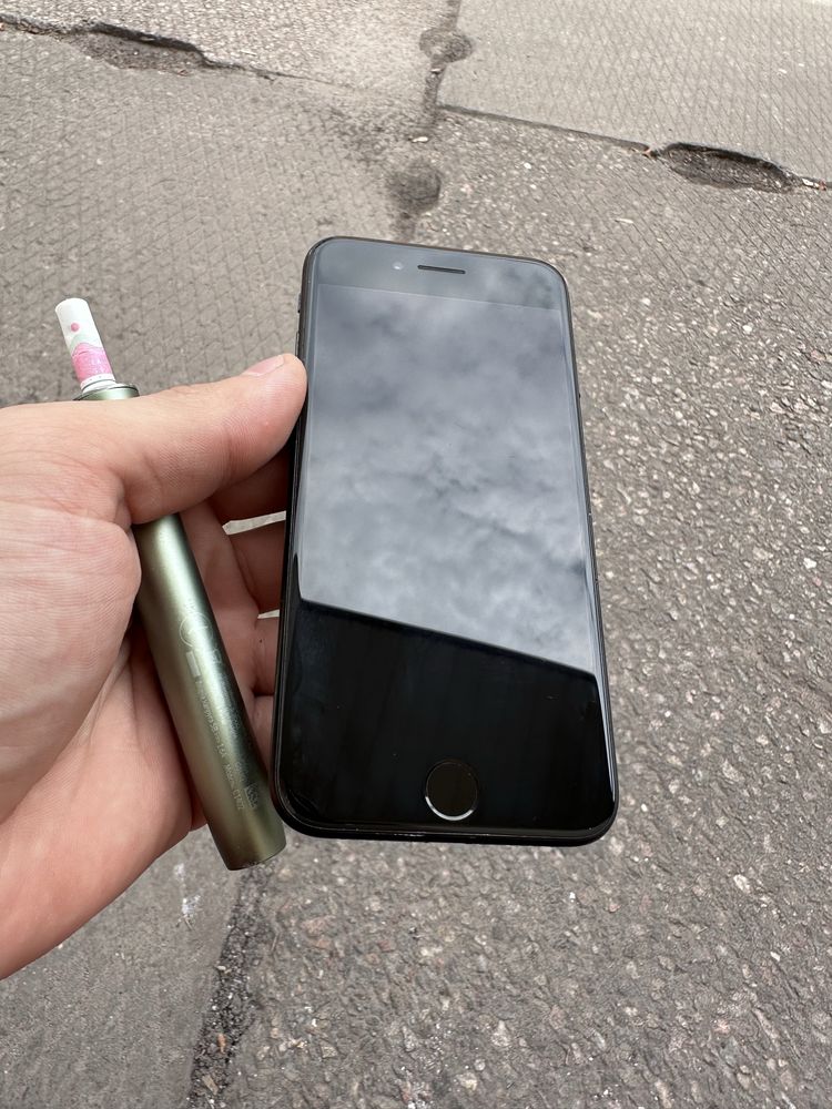 Продам iPhone 7 на 128 Gb