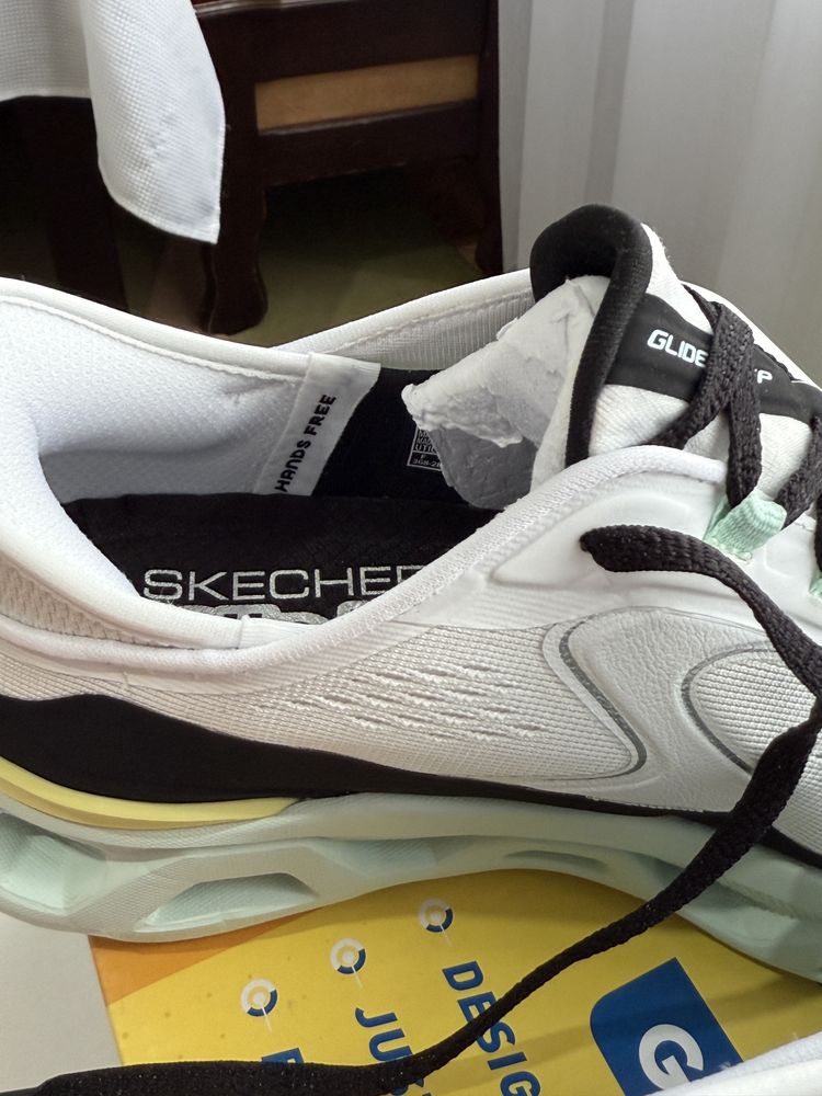 Кросівки жіночі Skechers