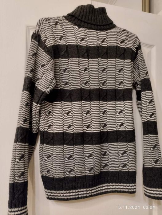 Продам мужской свитер