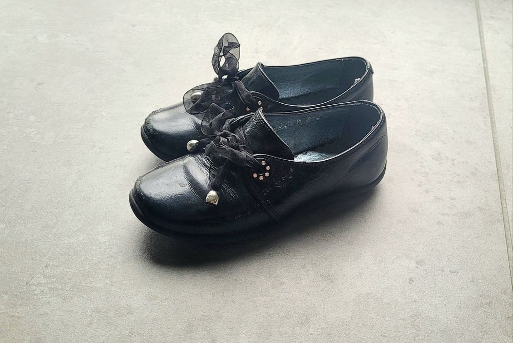 Czarne lakierki Bartek rozmiar 26 wizytowe eleganckie