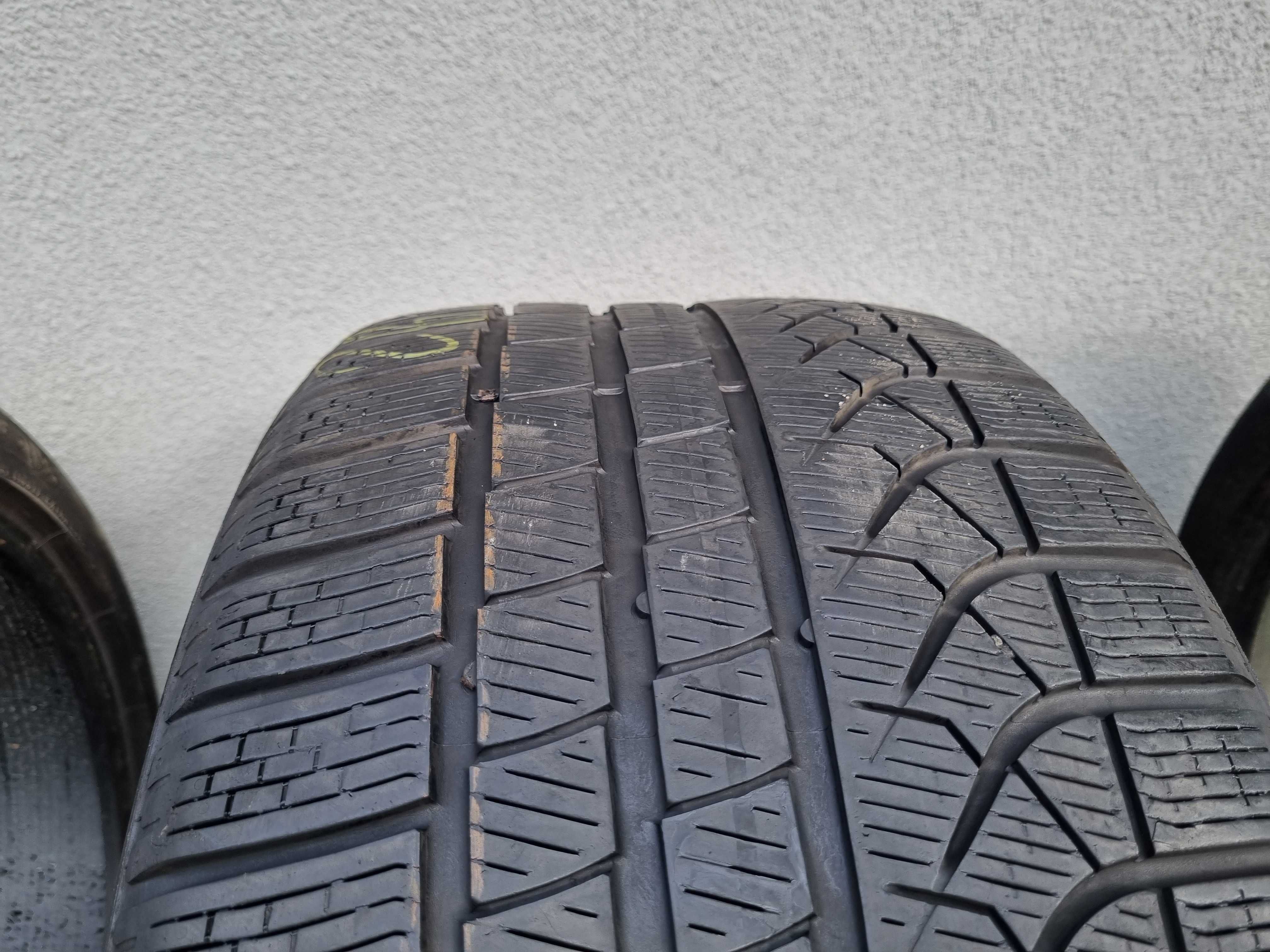 285/35/20 104W Pirelli P Zero Winter Dot.4719R