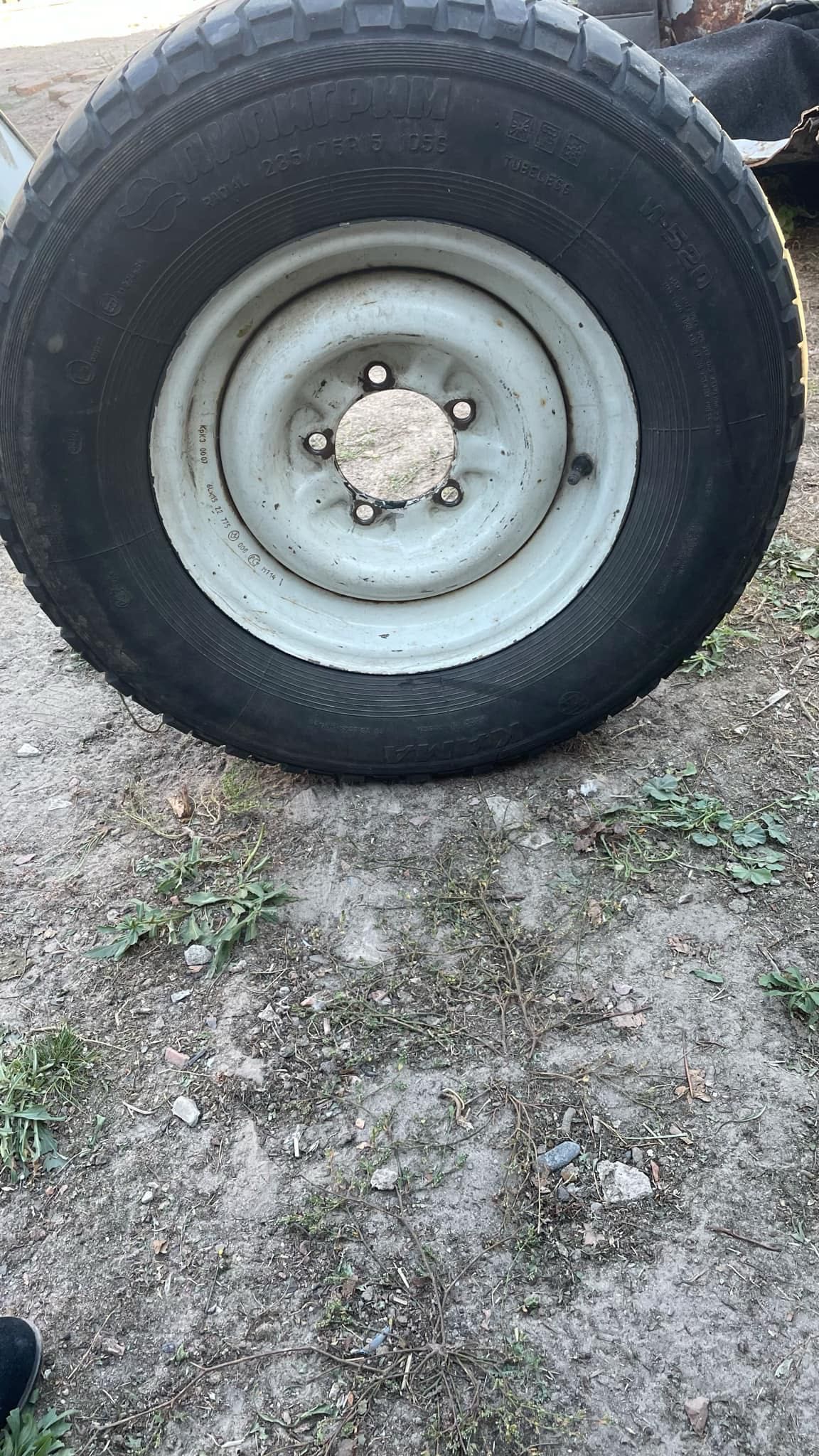Продам шину на УАЗ