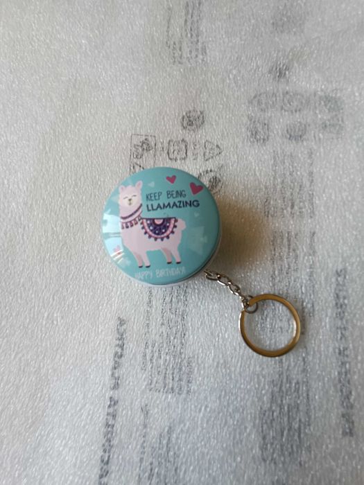 breloczek - pojemnik lama
