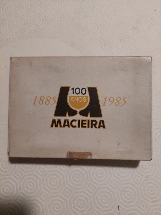 2 baralhos de cartas comerativos dos 100 Anos da Macieira