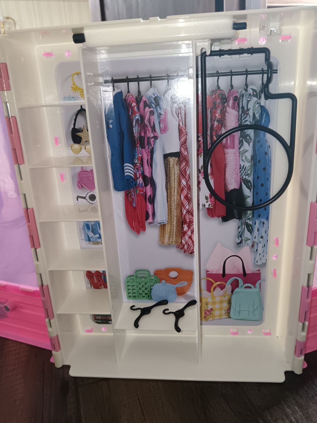 Szafa dla lelek Barbie