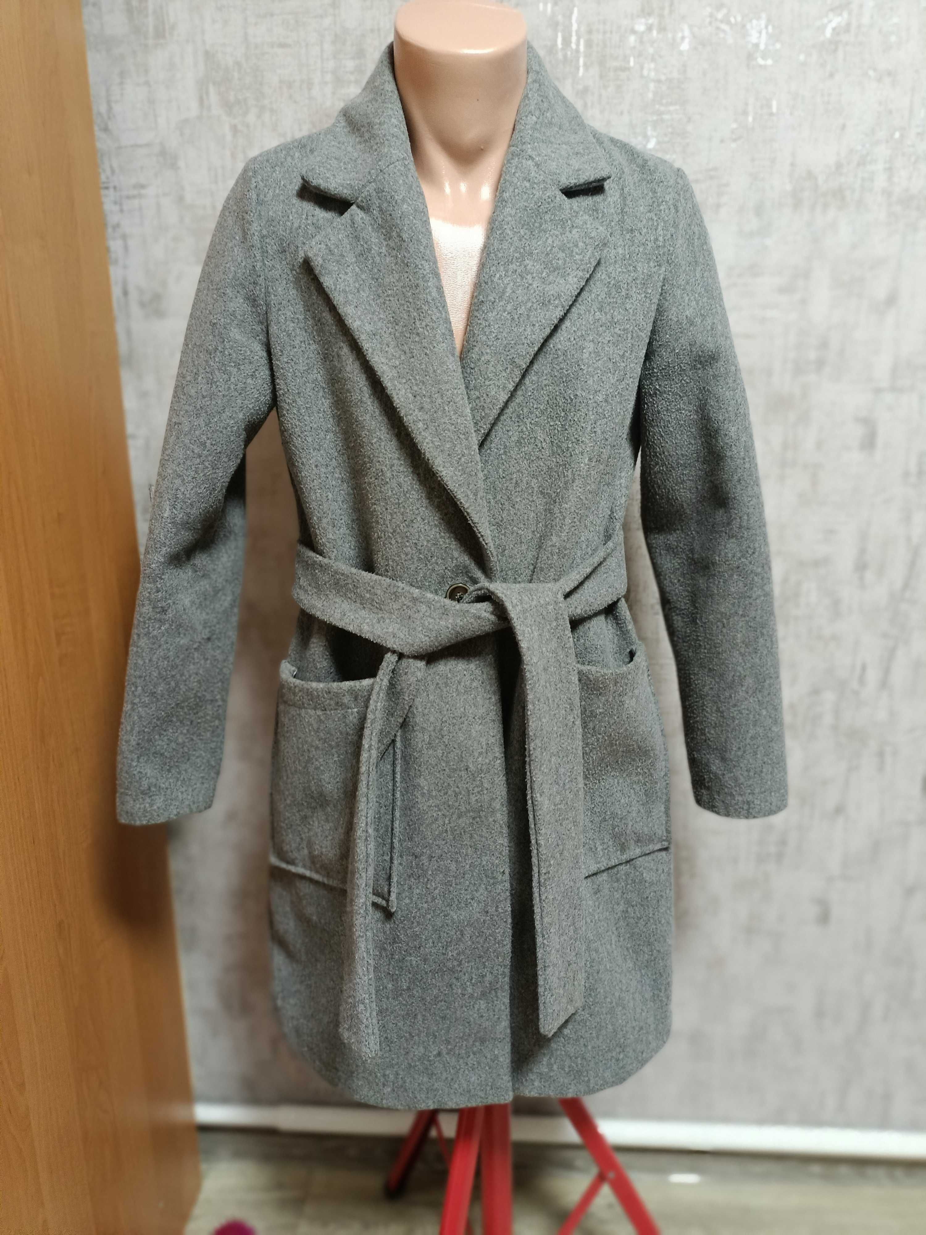 Пальто женское тонкое L размер демисезонное