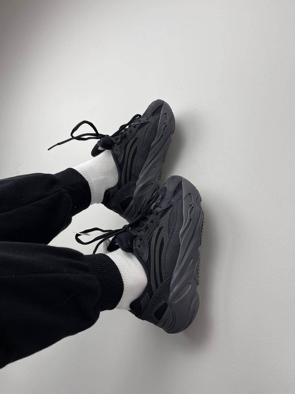 Adidas Yeezy 700 v2 Vanta black / 36-45