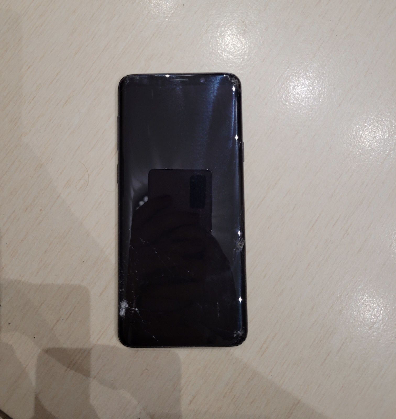 Samsung Galaxy S9plus uszkodzony