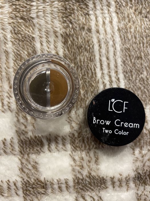 Помадка для бровей