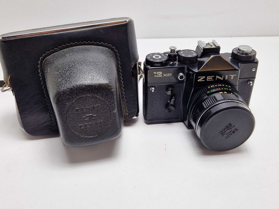Aparat Zenit 12XP + Obiektyw Helios-44M-4 2/58