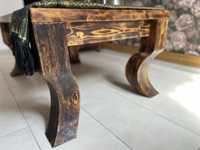 Zdobiony stół drewniany