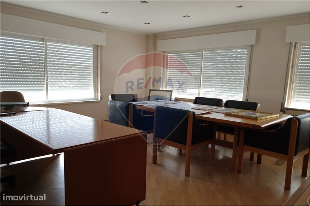 Escritório T0 para arrendamento