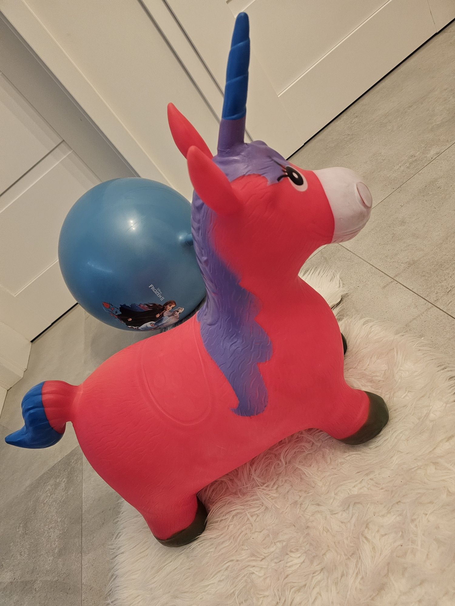 Unicorn jednorozec gumowy