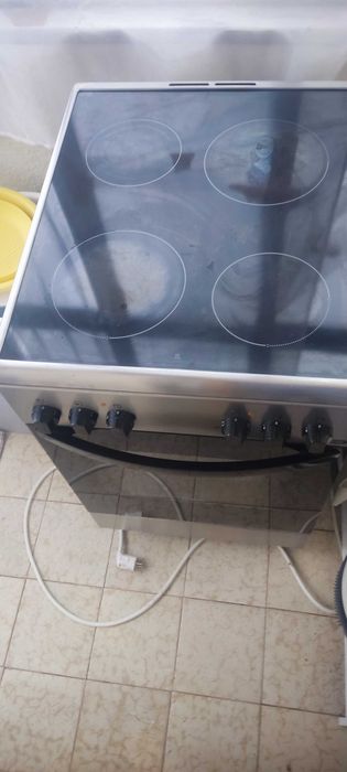 Fogão vitrocerâmica Zanussi ZCV550G1XA de 500 mm