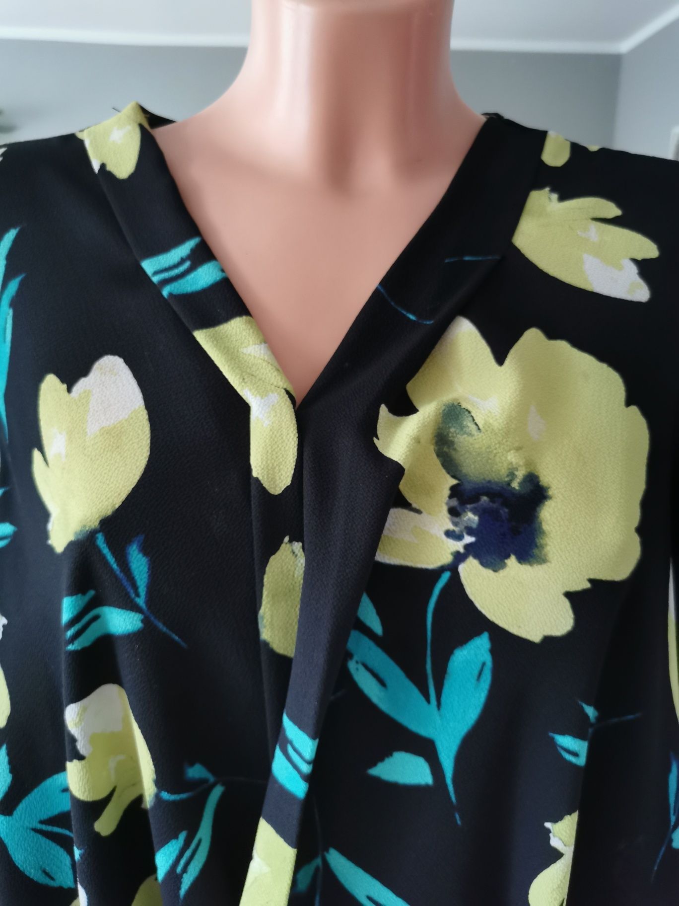Czarna Bluzka w Żółte Kwiaty 3XL