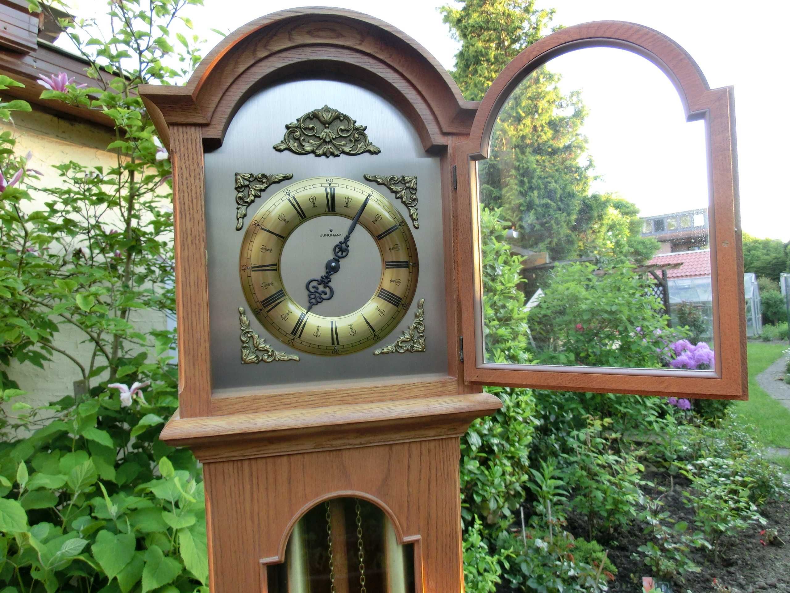 Zegar stojacy Fi.Junghans kon.drewniana, z lat 1970,na chodzie