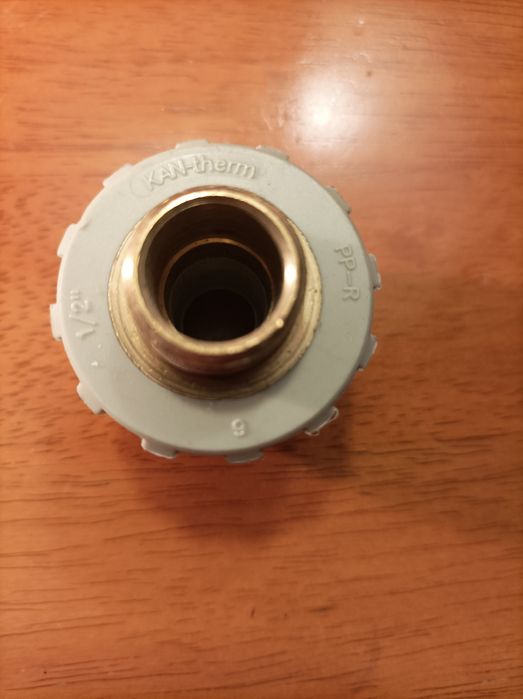 Новый полотенцесушитель FaDo, муфты, кран, переходник.