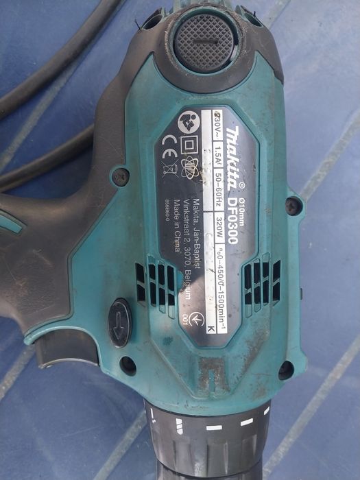 Дрель-шуруповерт Makita DF0300