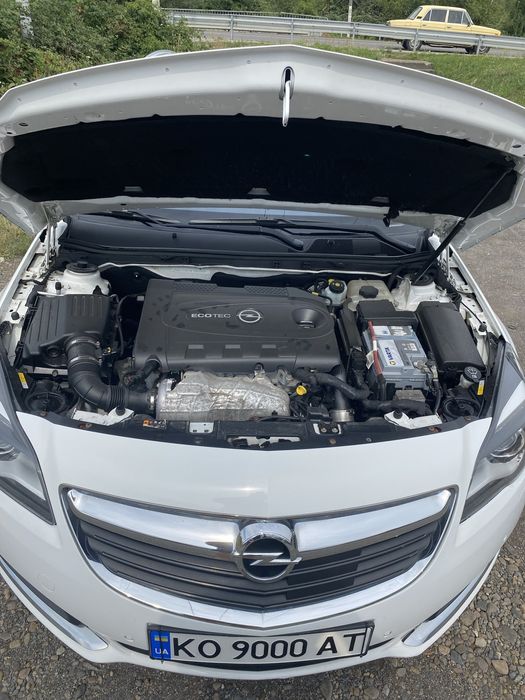 Opel Insignia Sports Tourer Універсас