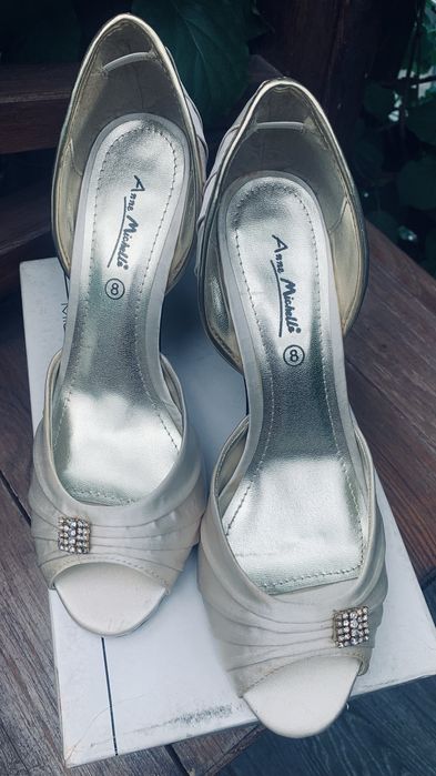 Жіноче літнє взуття