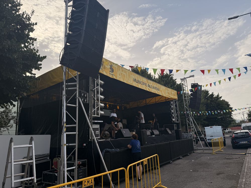Line array electrovoice xlc